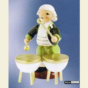 Kleine Figuren & Miniaturen Mozart Orchester (KWO) Musiker mit Pauken - stehend - 6 cm